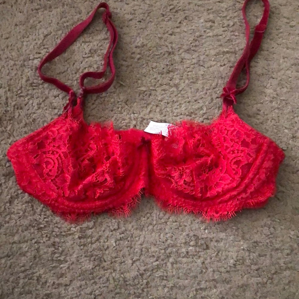 VICTORIAS SECRET UNLINED RED DREAM ANGEL 32B BRA